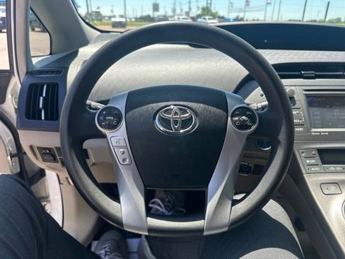 Used 2015 Toyota Prius Three FWD image 31