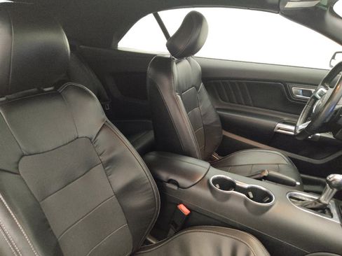 Used 2020 Ford Mustang Premium RWD image 21