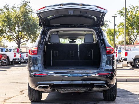 Used 2020 Buick Enclave Essence image 5