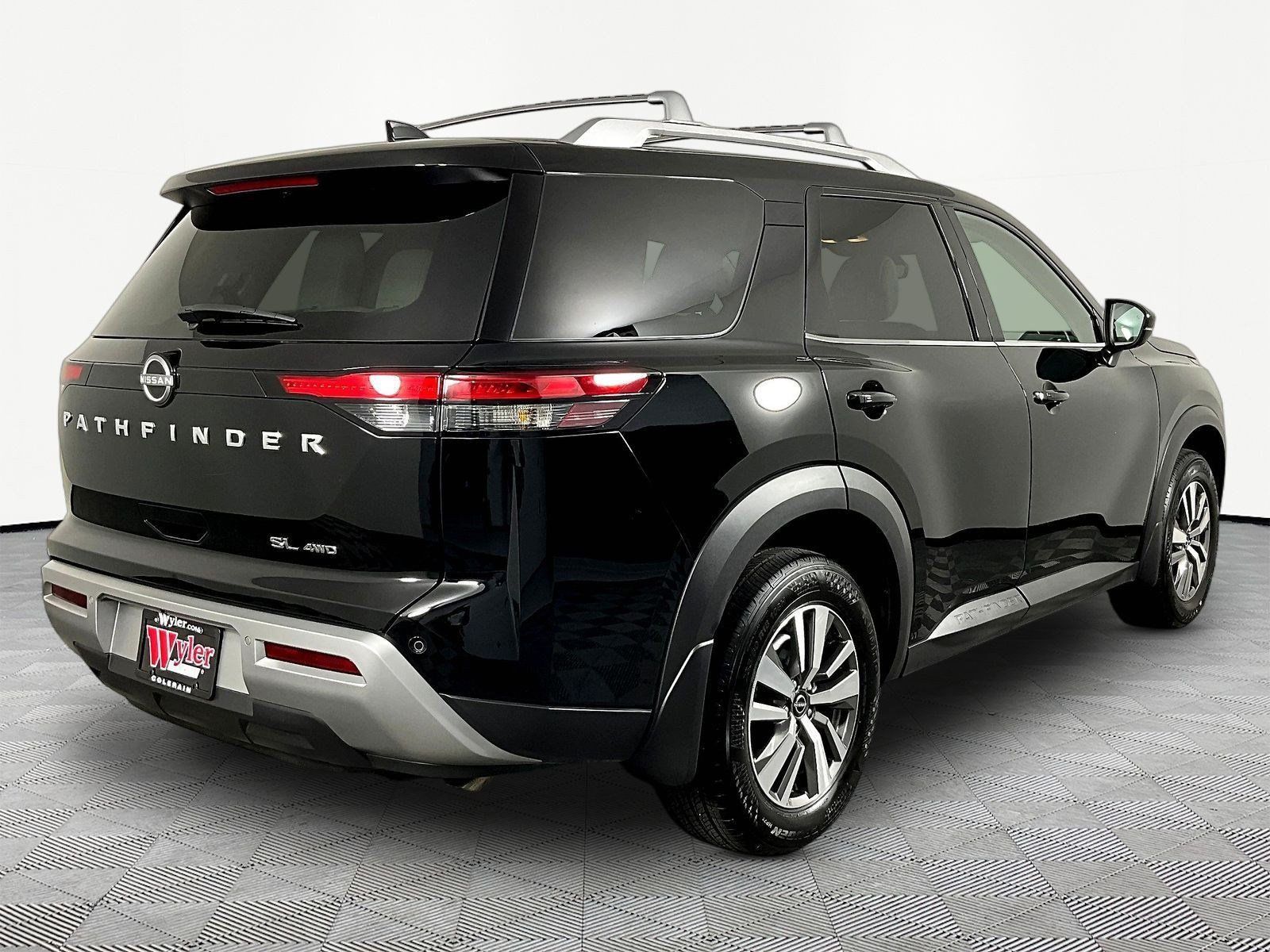 Certified 2025 Nissan Pathfinder SL AWD/4WD image 6