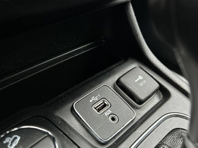 Used 2021 Jeep Cherokee Latitude Lux w/ Sun & Sound Group AWD/4WD image 47