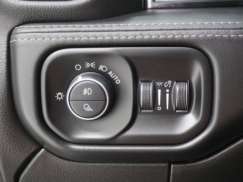 Used 2022 RAM 3500 Limited AWD/4WD image 32
