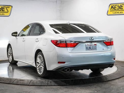 Used 2013 Lexus ES 350 w/ Luxury Pkg FWD image 2