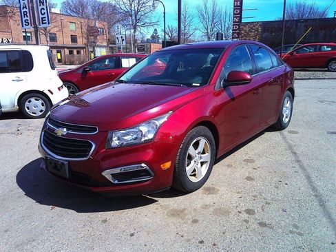 Used 2015 Chevrolet Cruze LT w/ Technology Package image 2