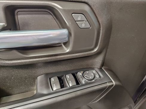 Used 2024 Chevrolet Silverado 2500 Custom w/ Custom Value Package image 18