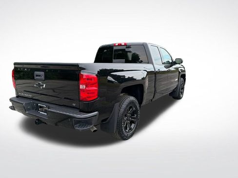 Used 2017 Chevrolet Silverado 1500 LT w/ Midnight Edition AWD/4WD image 6