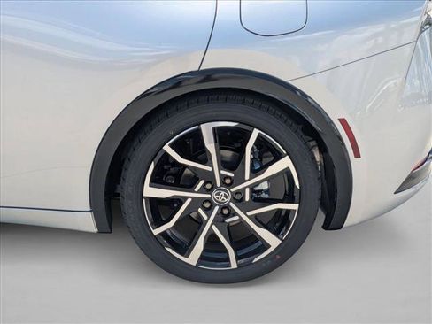 New 2026 Toyota Prius Plug-In Hybrid FWD image 15