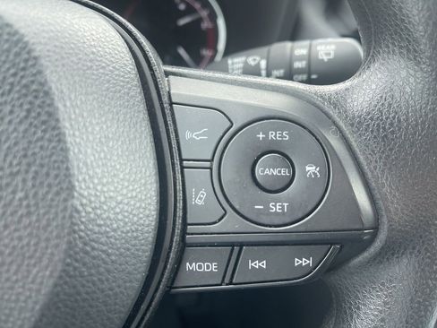 Used 2025 Toyota RAV4 XLE FWD image 20