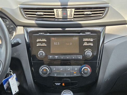 Used 2018 Nissan Rogue Sport S w/ S Appearance Package FWD image 13