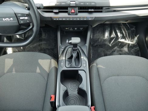 Used 2025 Kia K4 FWD image 42