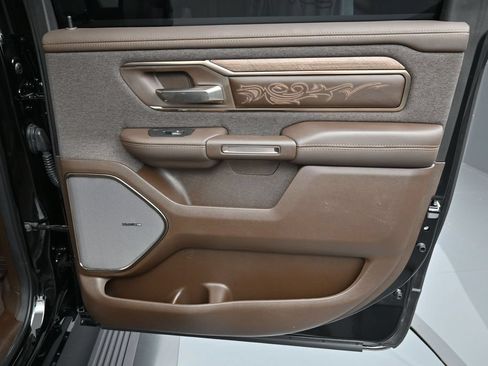 Used 2025 RAM 1500 Limited AWD/4WD image 38