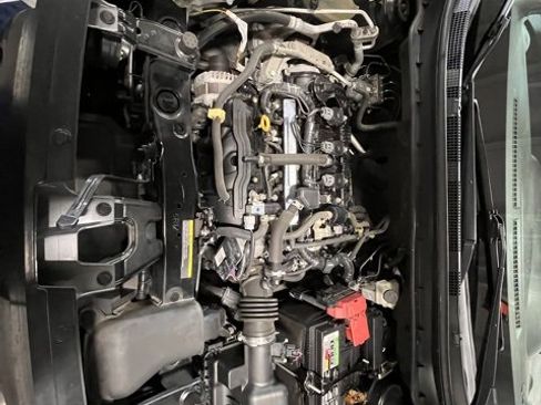 Used 2020 Nissan Kicks SV image 27