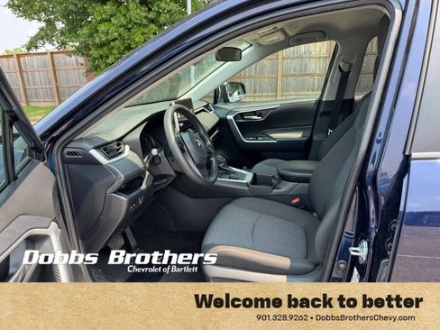 Used 2025 Toyota RAV4 XLE AWD/4WD image 10