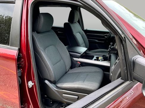 Used 2019 RAM 1500 Big Horn AWD/4WD image 8