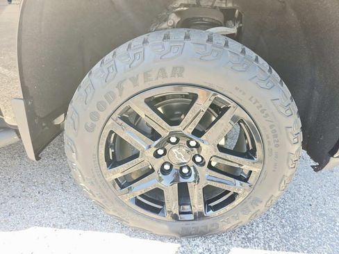 Used 2021 Chevrolet Silverado 1500 LT Trail Boss w/ LT Trail Boss Premium Package AWD/4WD image 25