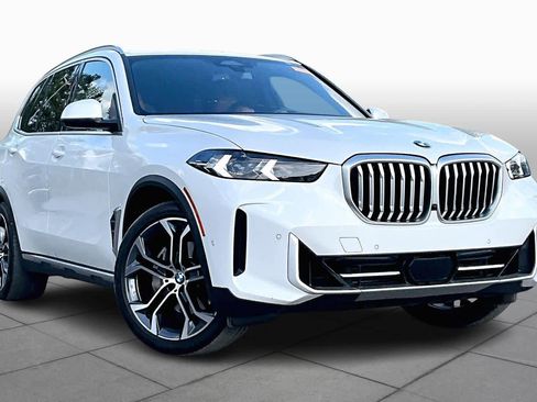 Used 2024 BMW X5 xDrive40i w/ Parking Assistance Package image 2