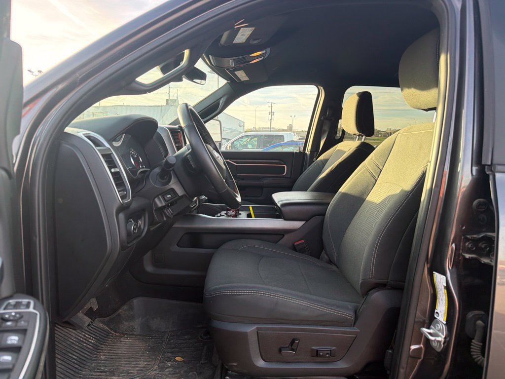 Used 2024 RAM 2500 Big Horn w/ Night Edition AWD/4WD image 7