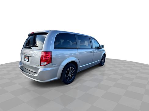 Used 2018 Dodge Grand Caravan SE image 8