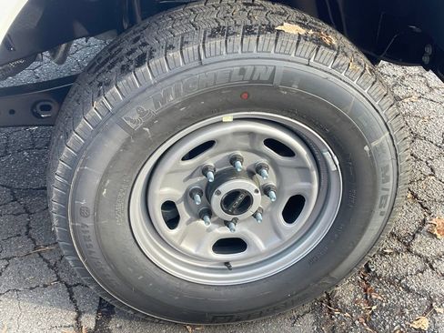 New 2026 Ford F250 XL w/ XL Chrome Package image 26