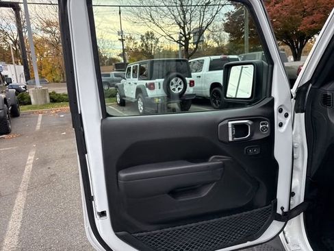 Used 2023 Jeep Wrangler Sport S image 37