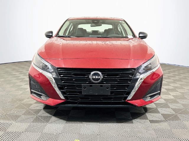 Used 2025 Nissan Altima 2.5 SV FWD image 3