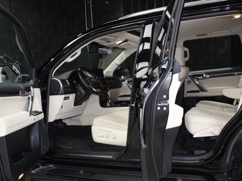 Used 2022 Lexus GX 460 Premium w/ Accessory Package AWD/4WD image 20