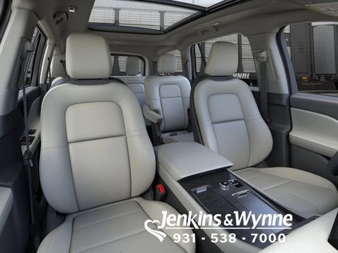 New 2026 Lincoln Aviator AWD image 10