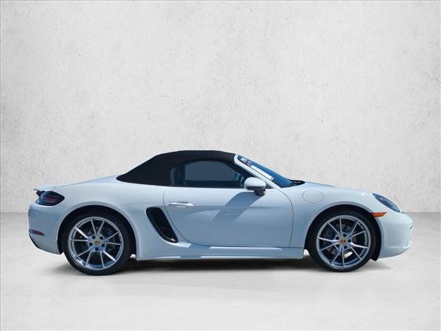 Used 2017 Porsche 718 Boxster RWD image 4