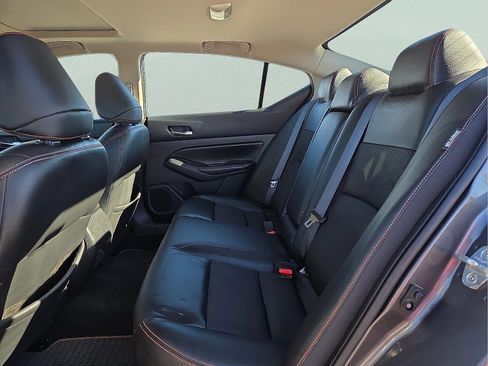 Used 2019 Nissan Altima 2.5 SR w/ SR Premium Package image 10