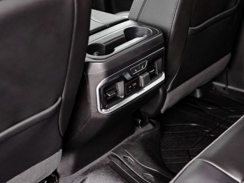 Used 2019 Chevrolet Silverado 1500 High Country w/ Technology Package image 23