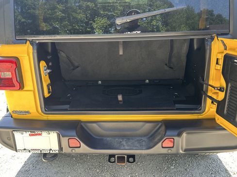 Used 2021 Jeep Wrangler Sport image 16