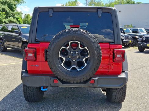 Used 2022 Jeep Wrangler Unlimited Rubicon 4xe w/ Cold Weather Group AWD/4WD image 5