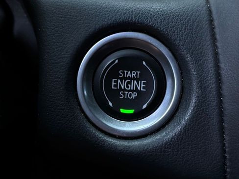 Used 2022 GMC Yukon SLT AWD/4WD image 33