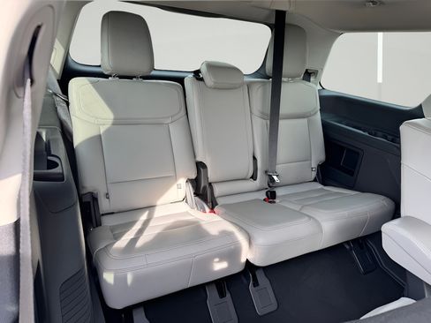 Used 2025 Ford Expedition Active AWD/4WD image 30