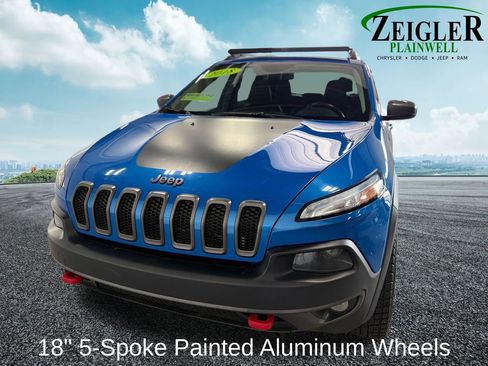 Used 2018 Jeep Cherokee Trailhawk w/ Comfort & Convenience Group AWD/4WD image 9