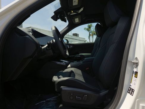 Used 2026 BMW X3 xDrive30i w/ Convenience Package AWD/4WD image 9