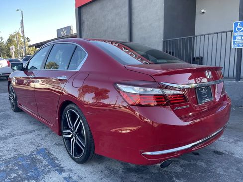 Used 2017 Honda Accord Sport image 7