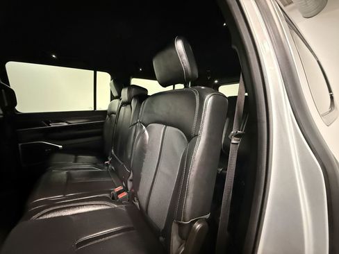 Used 2024 Jeep Wagoneer L Series II w/ Flexible Seating Group AWD/4WD image 48