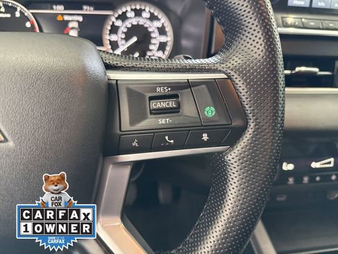 Used 2024 Mitsubishi Outlander SE image 12