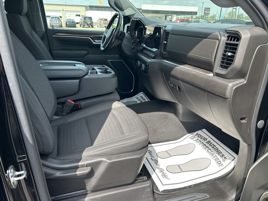 Used 2022 Chevrolet Silverado 1500 LT AWD/4WD image 16