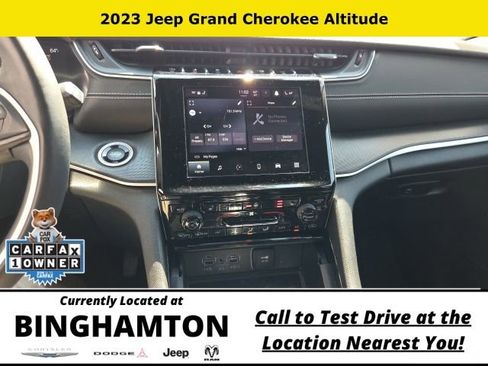 Used 2023 Jeep Grand Cherokee Altitude AWD/4WD image 19