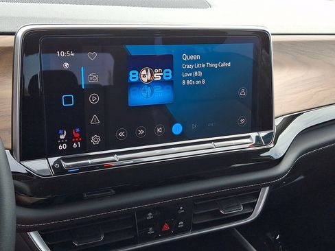 Used 2025 Volkswagen Atlas SE FWD image 16
