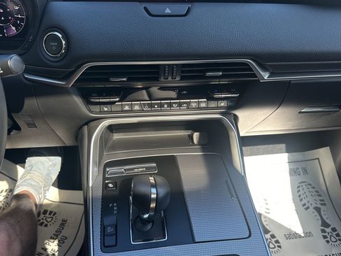 Used 2025 MAZDA CX-70 Plug-In Hybrid w/ Premium Pkg image 29