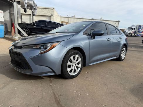 Used 2021 Toyota Corolla LE image 1