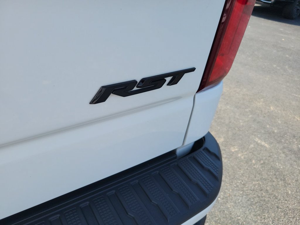 Certified 2021 Chevrolet Silverado 1500 RST w/ LPO, Blackout Package RWD image 31
