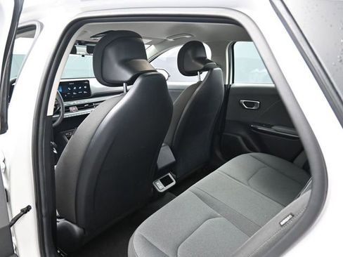 Used 2025 Kia K4 FWD image 14