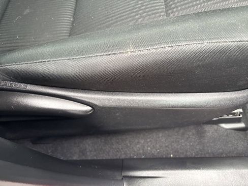 Used 2018 Toyota RAV4 LE image 44