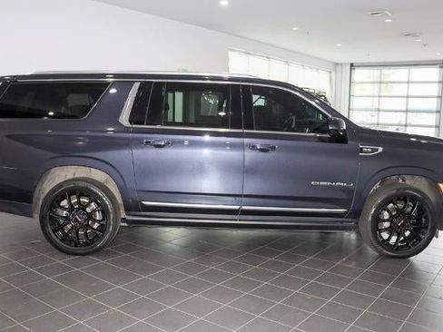 Used 2023 GMC Yukon XL Denali image 5