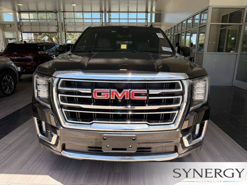 Used 2023 GMC Yukon SLT w/ SLT Premium Package RWD image 2