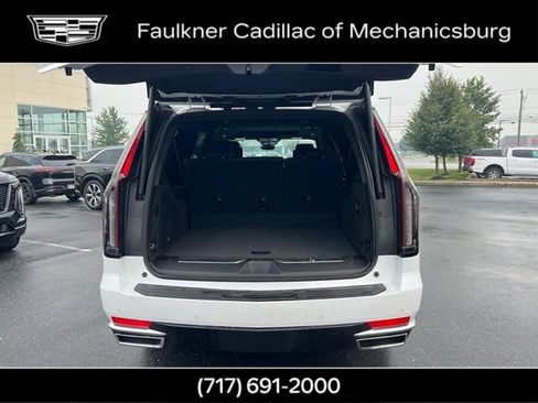 Used 2024 Cadillac Escalade ESV Premium Luxury AWD/4WD image 14